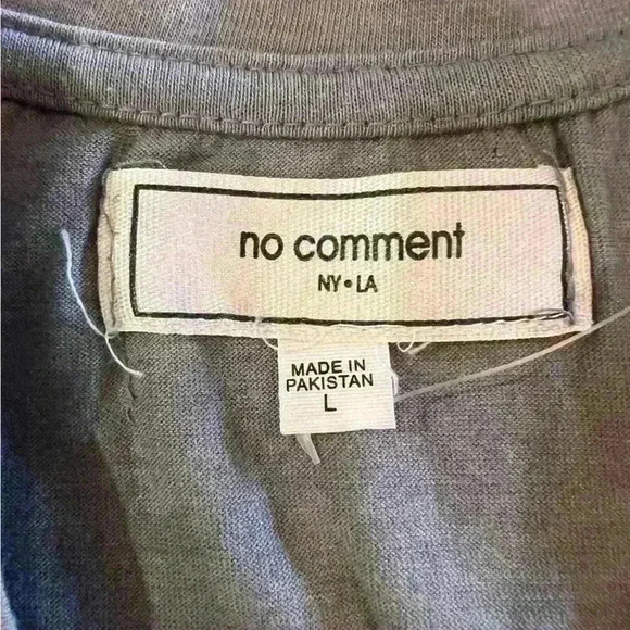 No Comment, athletic striped sleeve T-shirt. Size L - Picture 6 of 8